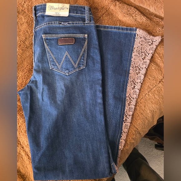 Wrangler Denim - New Wrangler Women's Flare Bell Bottom Jeans with Lace Detail 7×32 28×32